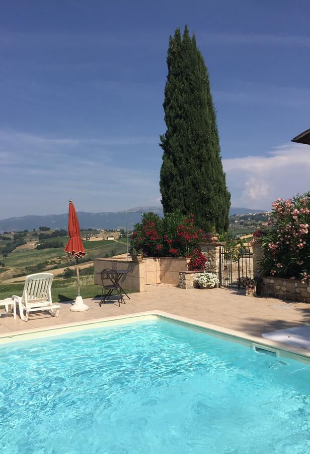 Genius Loci Country Inn Bevagna Exterior photo