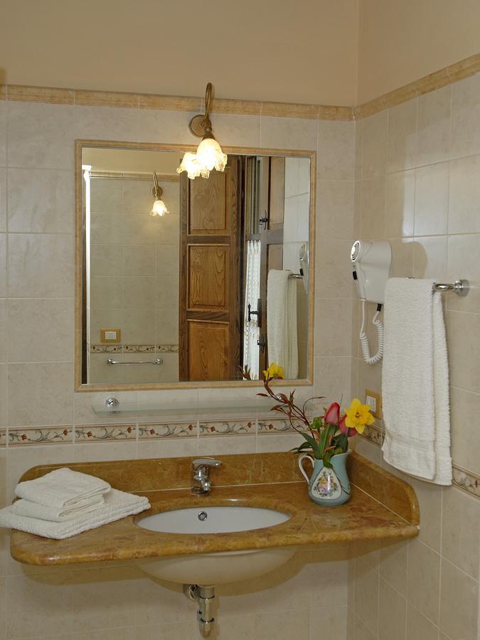 Genius Loci Country Inn Bevagna Exterior photo