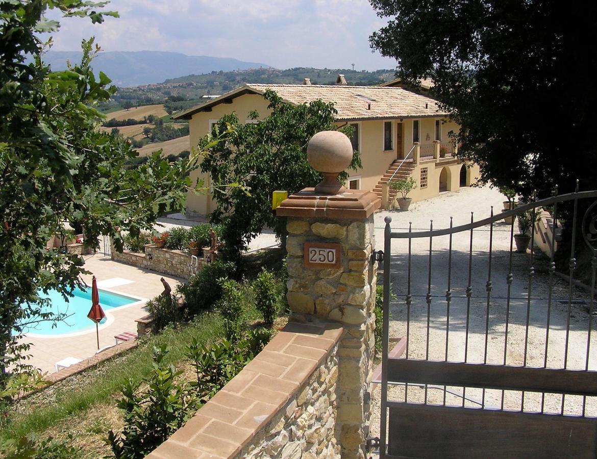 Genius Loci Country Inn Bevagna Exterior photo